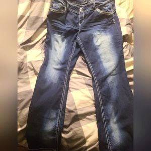 Almost Famous jeans 18